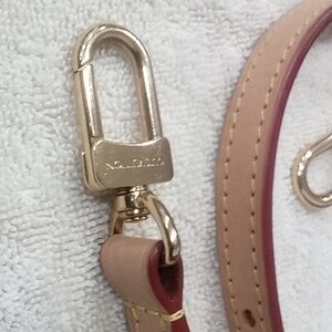 Louis Vuitton Vachetta Leather Strap in Natural Tan with Gold Hardware
